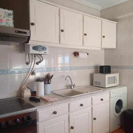 Appartement Mit Den Fuessen Im *