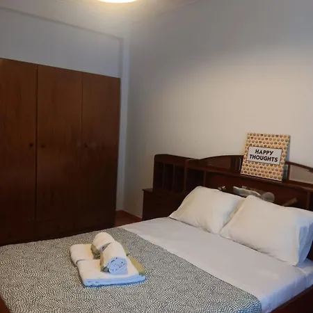 Appartement Mit Den Fuessen Im